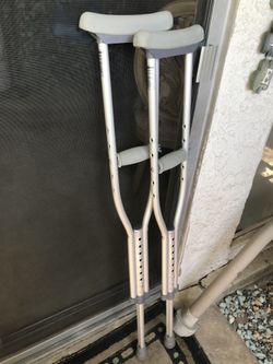 Metal adjustable crutches