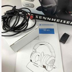 Sennheiser RS 85 Wireless Headphones w/charging base 