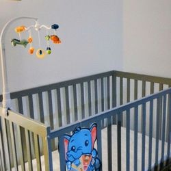 5-in-1 Convertible Crib + NEW Mattress – $80Only! 