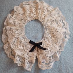 Antique Lace Collar