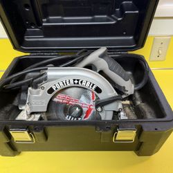 Porter Cable 423MAG Circular Saw Very Nice Condition With Case