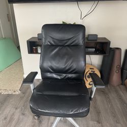 Black Office Chair – Adjustable Swivel Chair