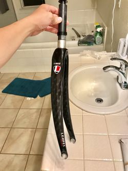 Leader i802 carbon 700c fork **RARE!!**