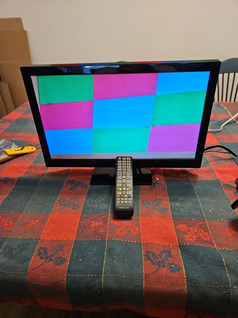 Samsung, UN19F4000 af. 19 inch TV with ANT, HDMI and composite inputs.