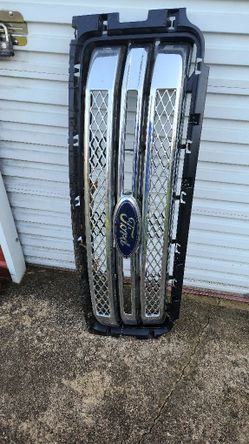 2013 Ford F150 Limited FRONT GRILL