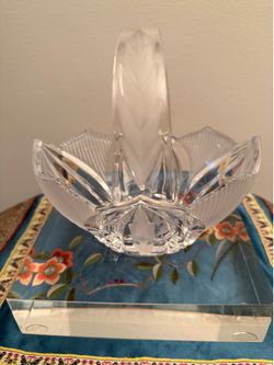 Crystal Clear Basket 24% Lead Crystal Frosted Leaf Design  Made in Poland