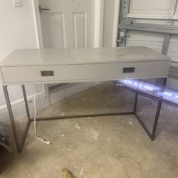 RH Teen Desk 