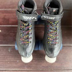 Riedell Carrera Roller Skates with Star Laces Women’s Size 9 Narrow