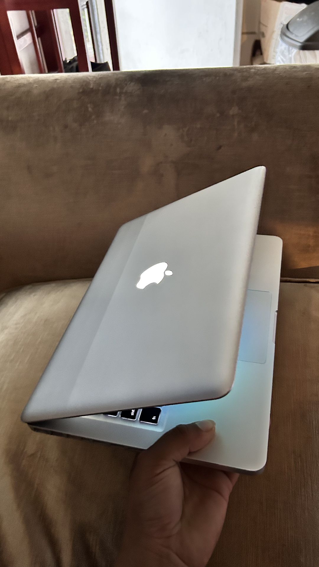 Apple MacBook Pro 13” I5/8GB/256GB SSD $140