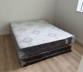 NEW MATTRESS FULL SIZE PLUSH WITH BOX SPRING