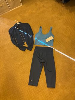 Women’s NWT Lululemon Align cropped light blue top in size 6 68$ original price