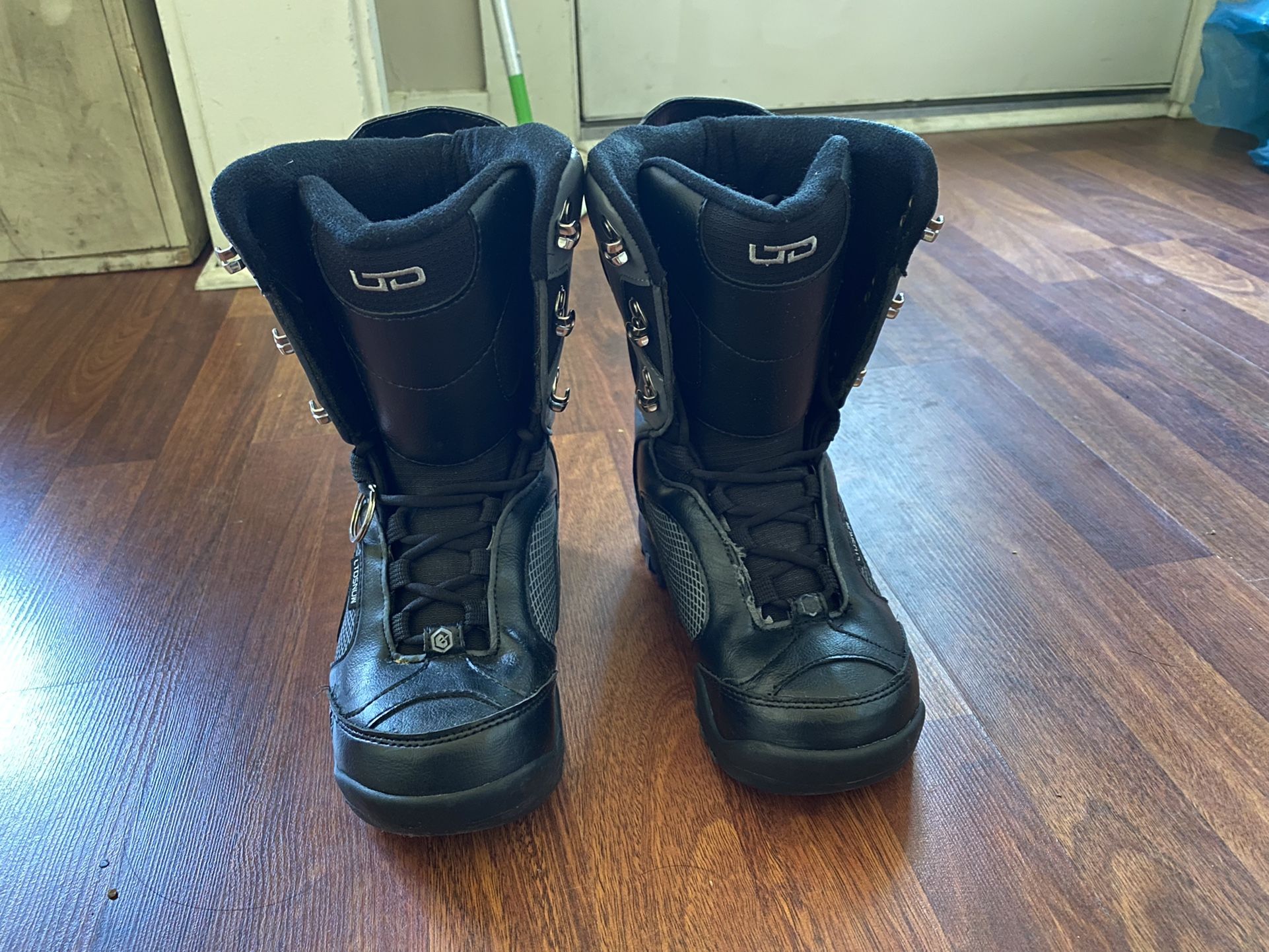 LTD Lace Up Snowboarding Boots Size 6