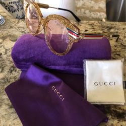 Auth Gucci Sunglasses .New In A Double Case