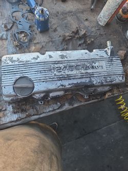 Nissan KA24 valve cover