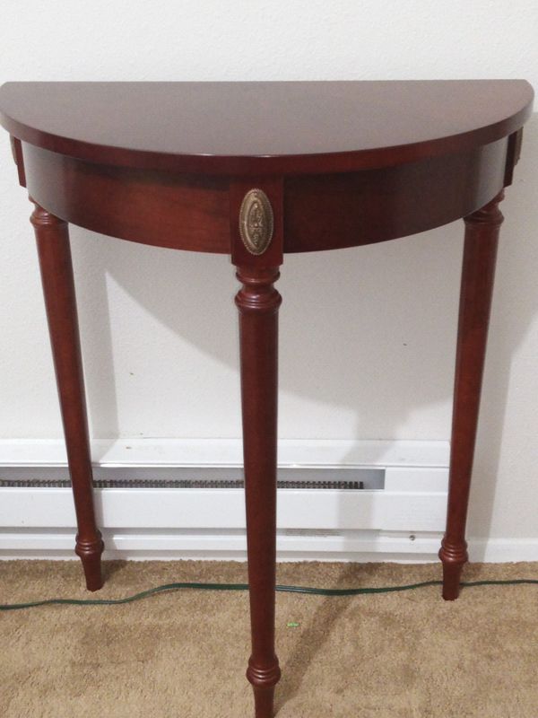 Bombay collection entry way/end table for Sale in Edmonds, WA OfferUp