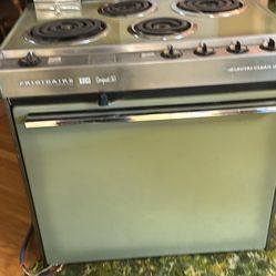  Vintage 1970’s Oven And Stove Combo
