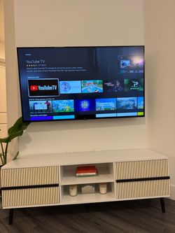 2025 Amazon Fire 55” 4K TV + Wall Mount Included & TV Legs