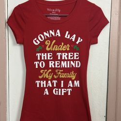 Wound Up Juniors I Am The Gift Holiday Graphic Tee Women’s XS (1)