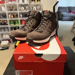 Nike Manoa Leather Boots- Size 10