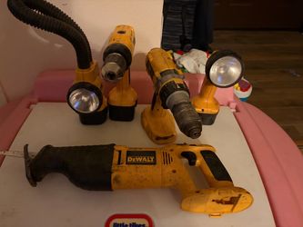 DeWalt Cordless Tool Set – Drill, Saw, Lights