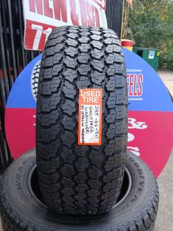Set semi-new 255 60 20 Goodyear Wrangler All Terrain Adventure