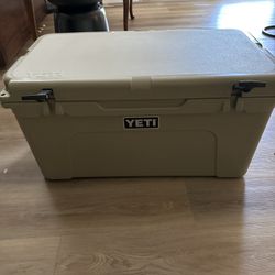 Yeti Tundra 65 Hard Cooler - Desert Tan