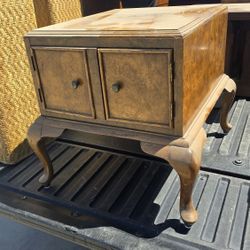 Burl ash 1950s end table sidetable.