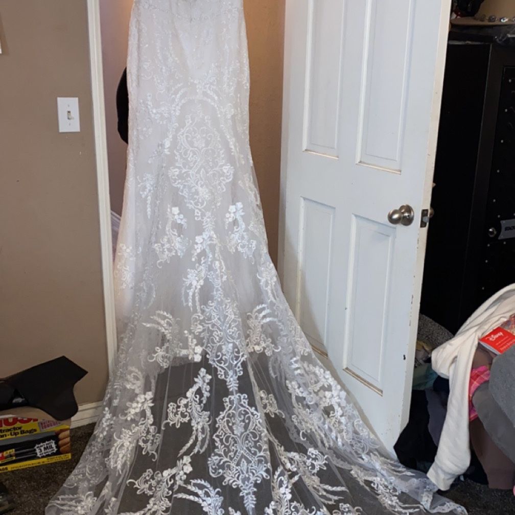 SIZE 14 Wedding Dress brand New Long Train