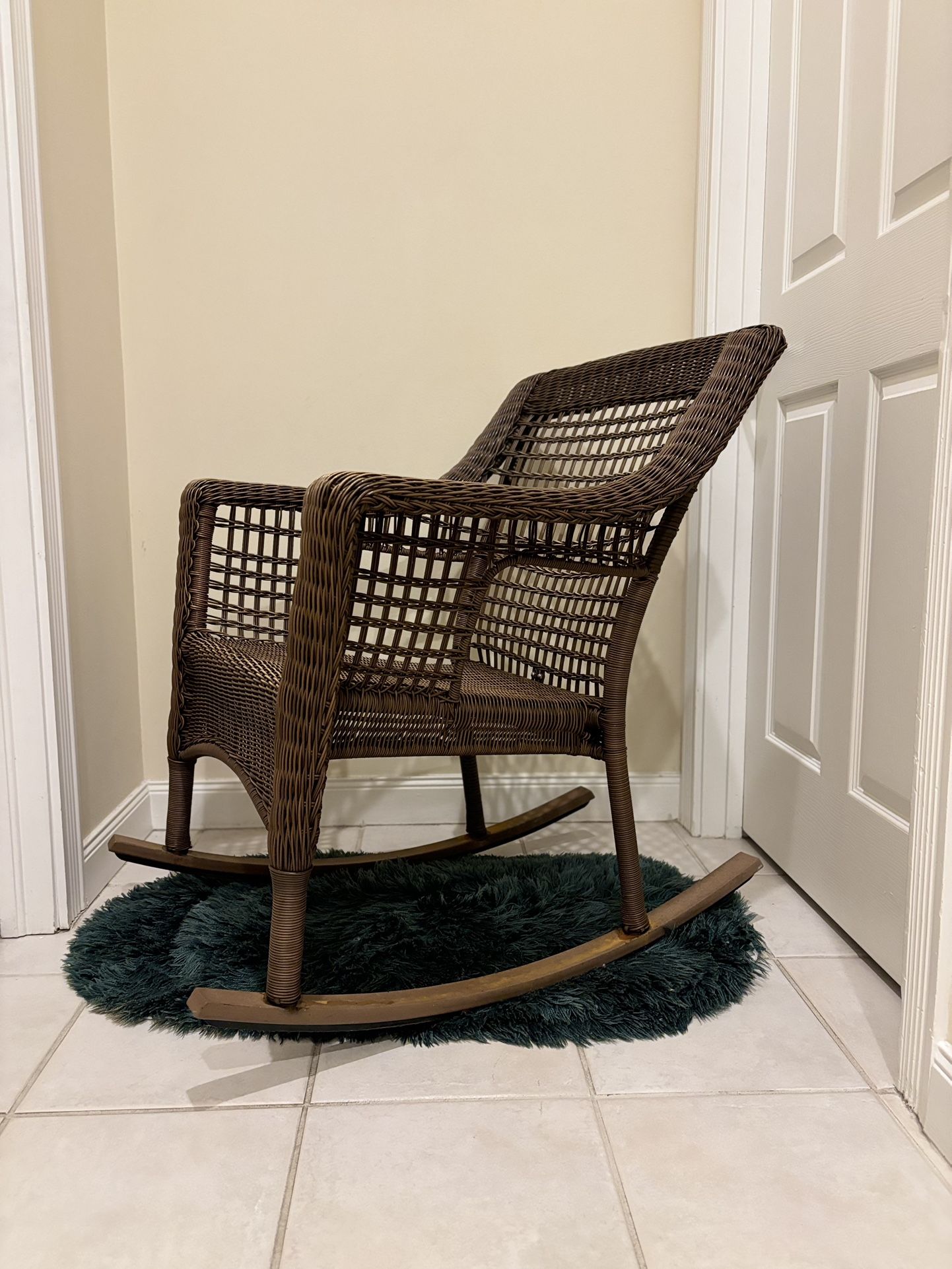 Hampton Bay Rocking Chair 