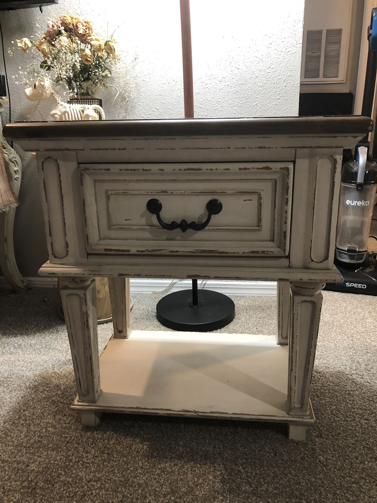Side Table/nightstand