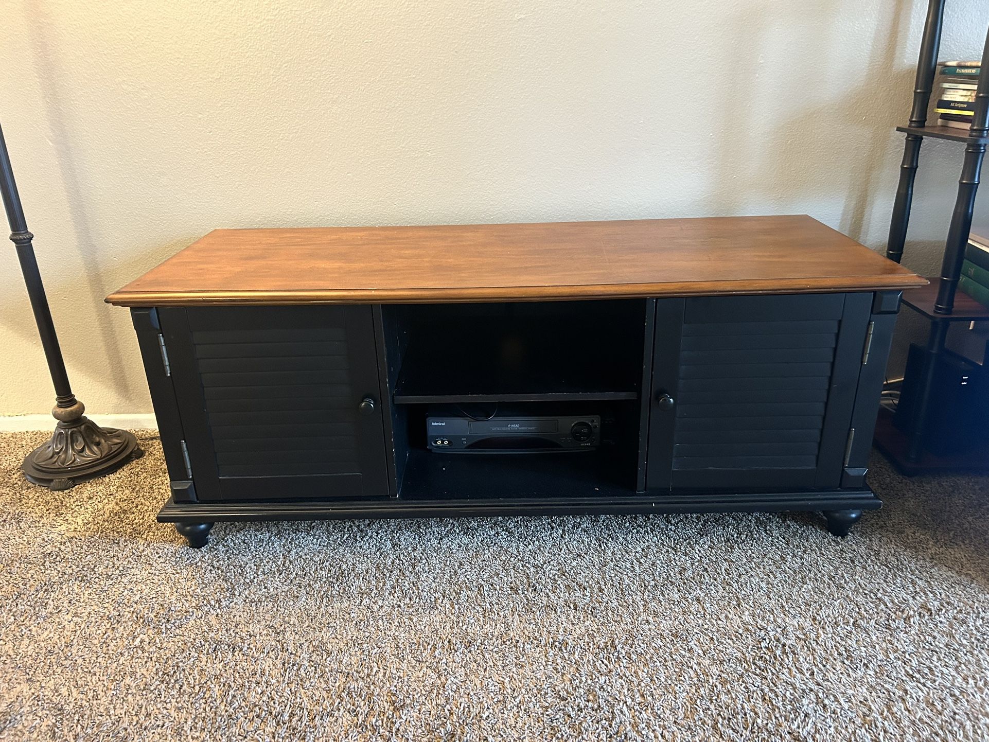 FREE - Tv Stand 