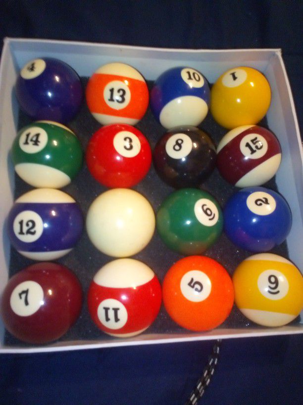 Poll Table Balls