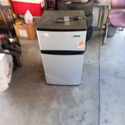 Fridge For $90