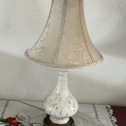 BEAUTIFUL  ANTIQUE LAMP