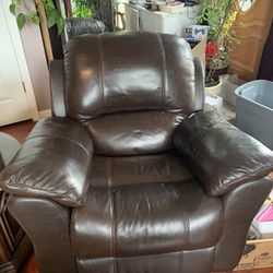 Single Leather Recliner In Rich Choolate Brown