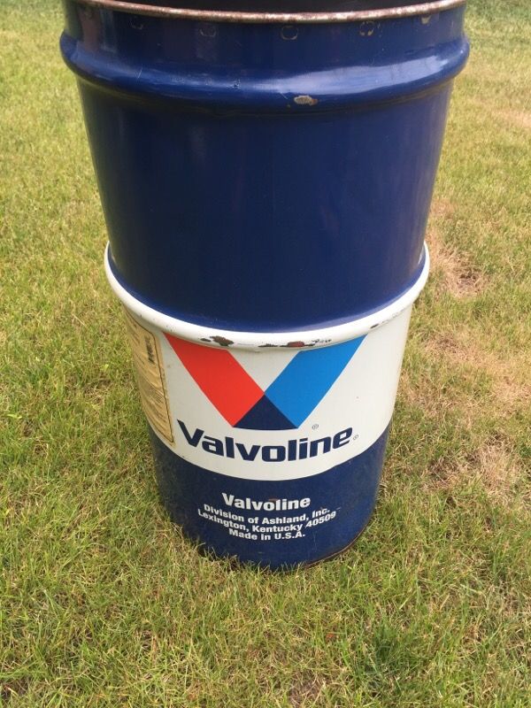 Vintage Valvoline 16 gallon oil drum can - trash can metal