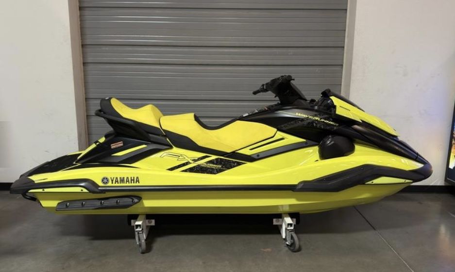 2022 Yamaha Wave Runner FX Cruiser HO With Trailer.