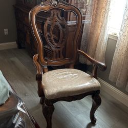 Dining Table With Hutch $1100