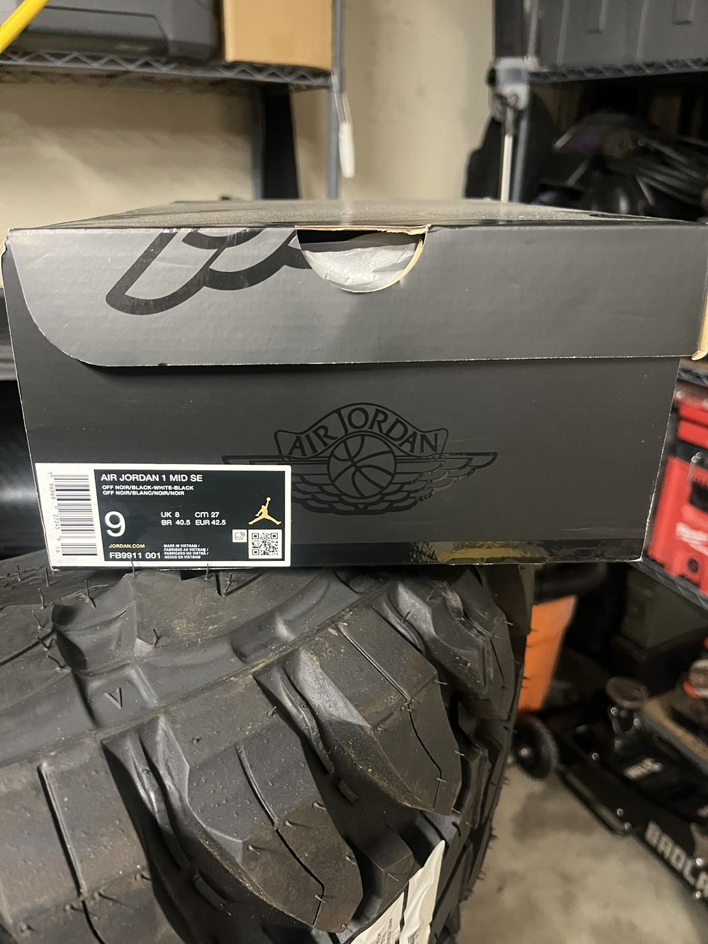 New Air Jordan 1 MID SE