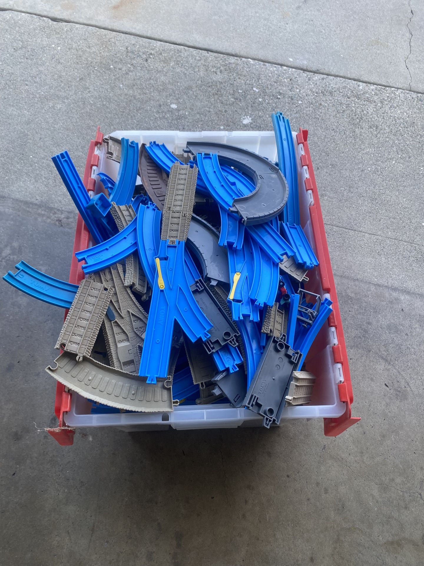 tub full of tomy track $60