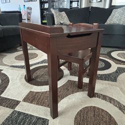 Kid’s Desk & Chair