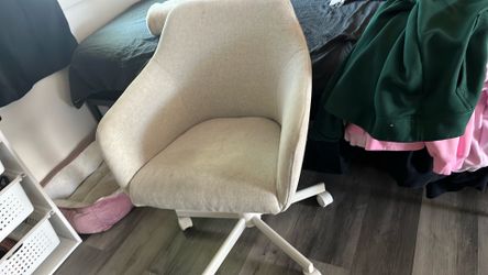Vanity chair