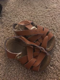 Size 5 salt waters for boys