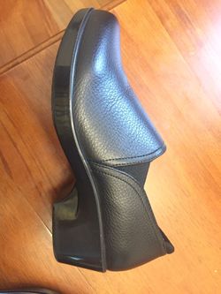 Woman’s Naturalizer work shoe