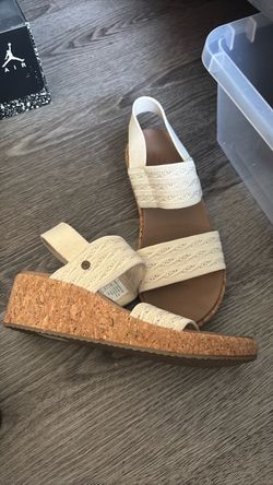 Skechers womens sandals size 6