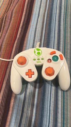 Wii U Wired Pad Controller Remote Mario YOSHI Gamecube Edition . Great condition barely used