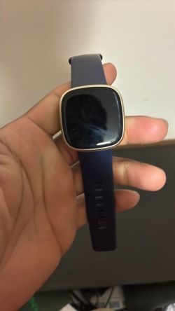Fit bit versa 3 works perfectly