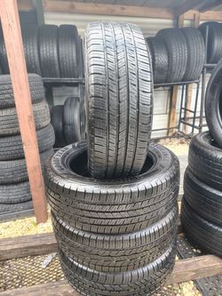 235/60/18 LLANTAS CON 95% DE VIDA