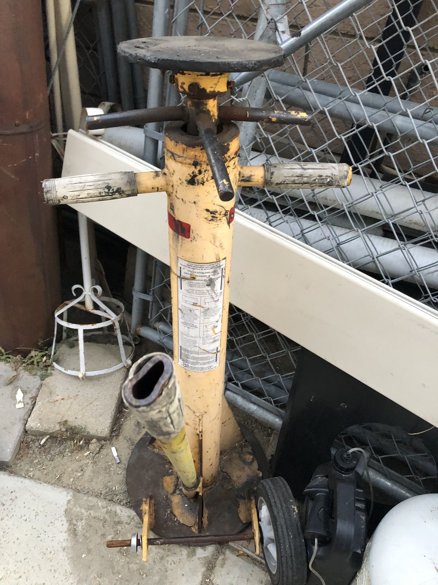 Trailer stabilizing jack$150 obo