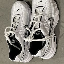 Brand New Women’s Nike Initiator Running Shoes !